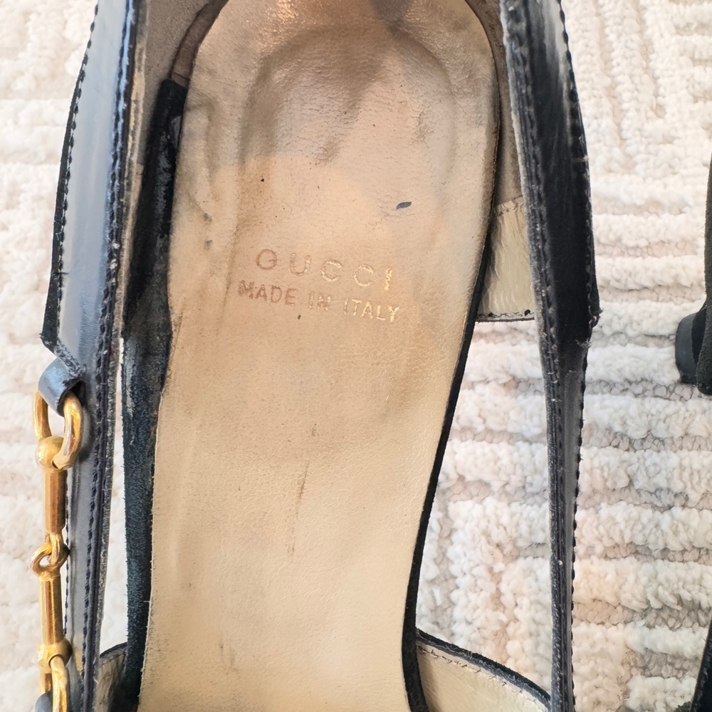 Authentic Vintage Gucci Suede black heel pumps.‎ - Picture 3 of 9